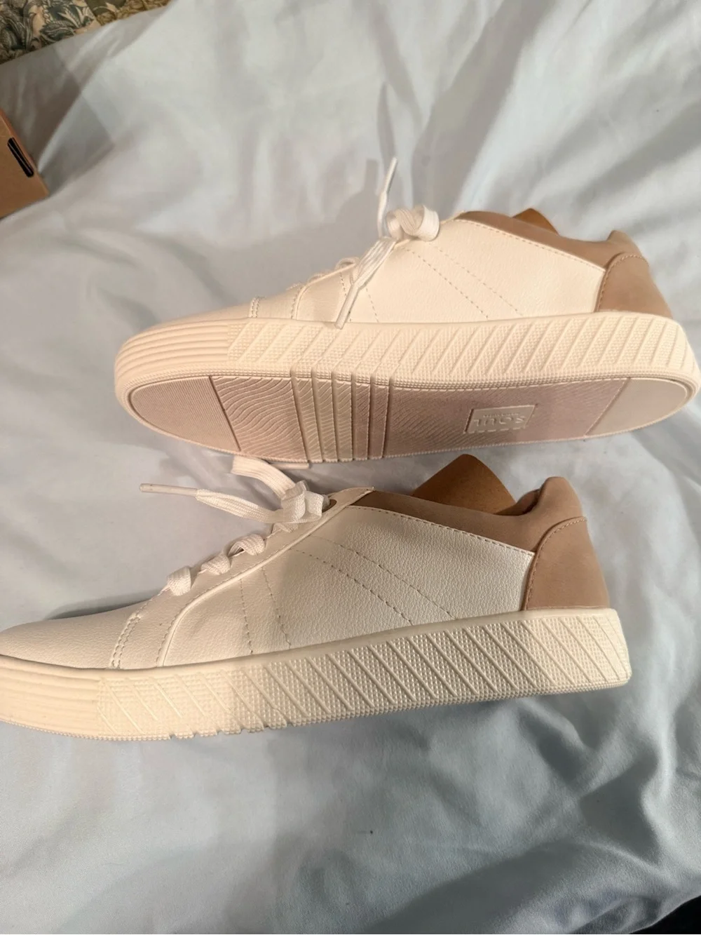 Soul Naturalizer Neela White Taupe Sneakers Women’s Size 7 M New